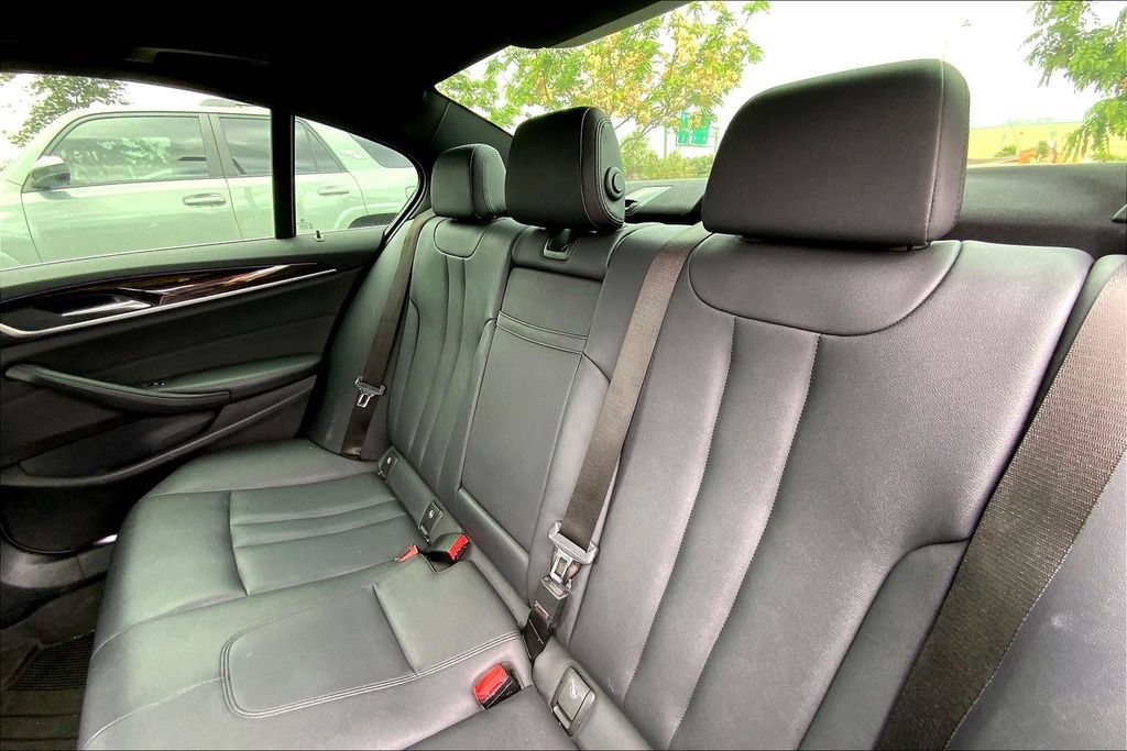 Used 2018 BMW 530e RWD image 22