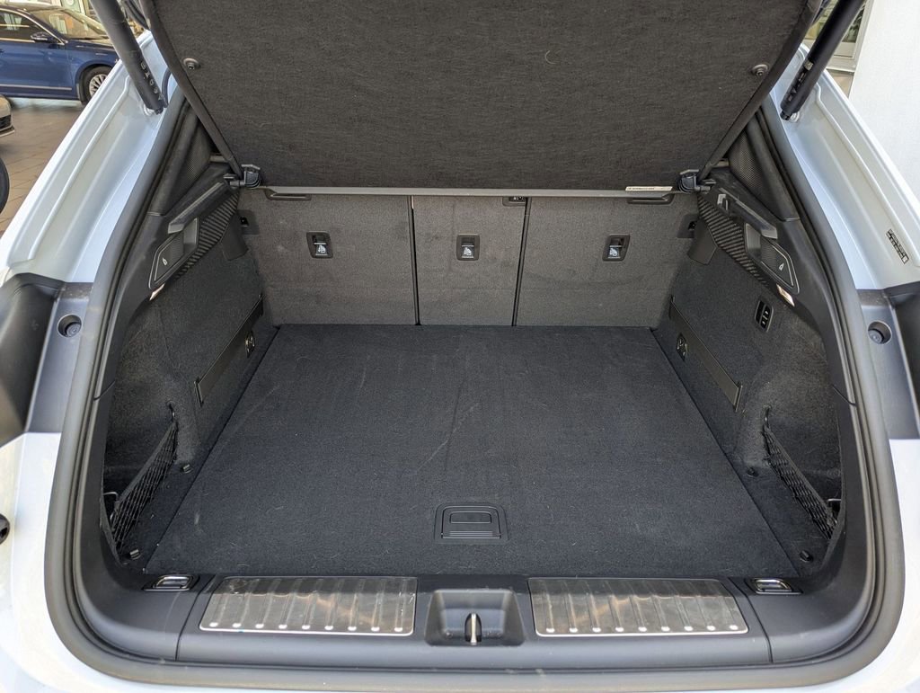 Used 2024 Porsche Macan 4 Electric image 20