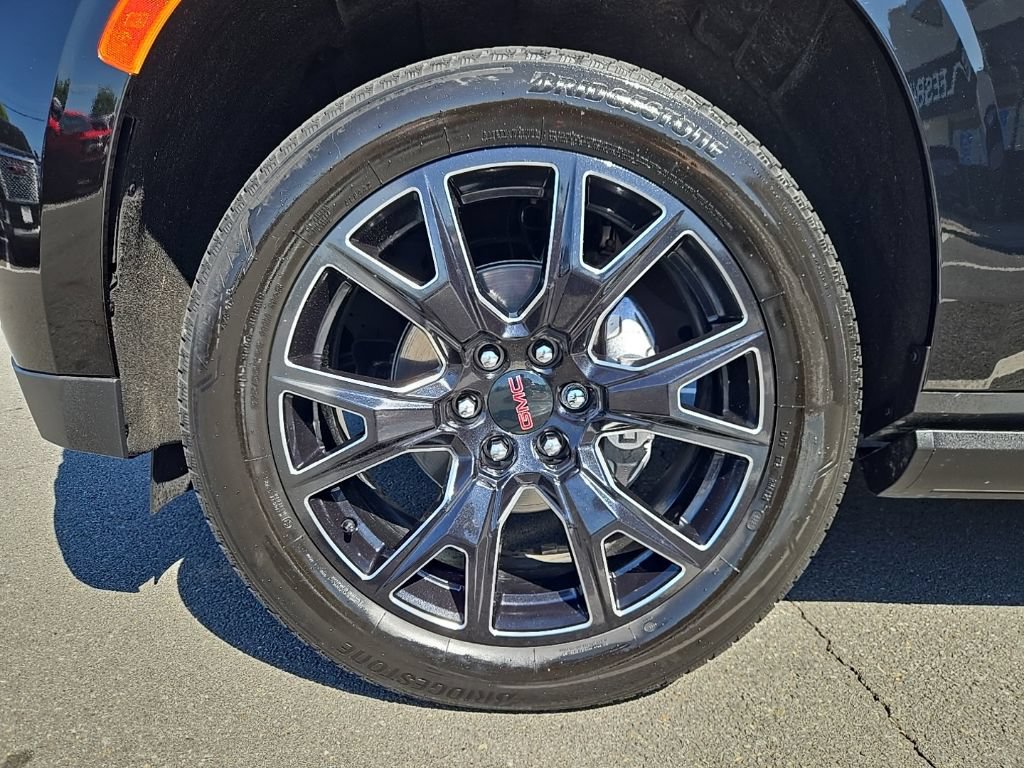 Used 2024 GMC Yukon XL Denali AWD/4WD image 10