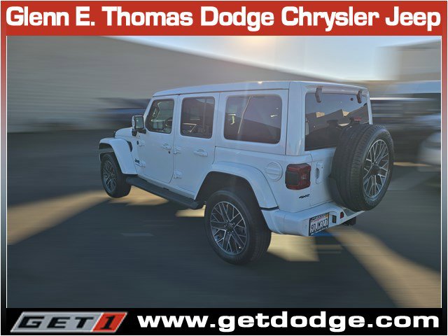 Used 2022 Jeep Wrangler Unlimited Sahara image 7