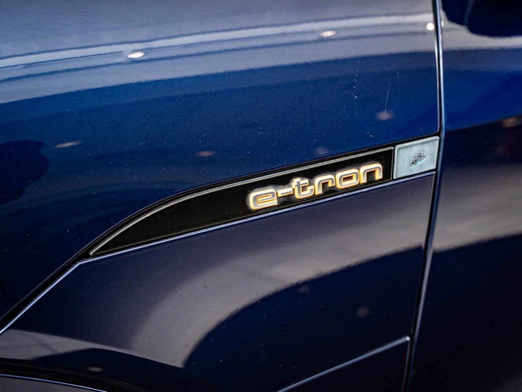 Used 2021 Audi e-tron Premium w/ Convenience Plus Package AWD/4WD image 8