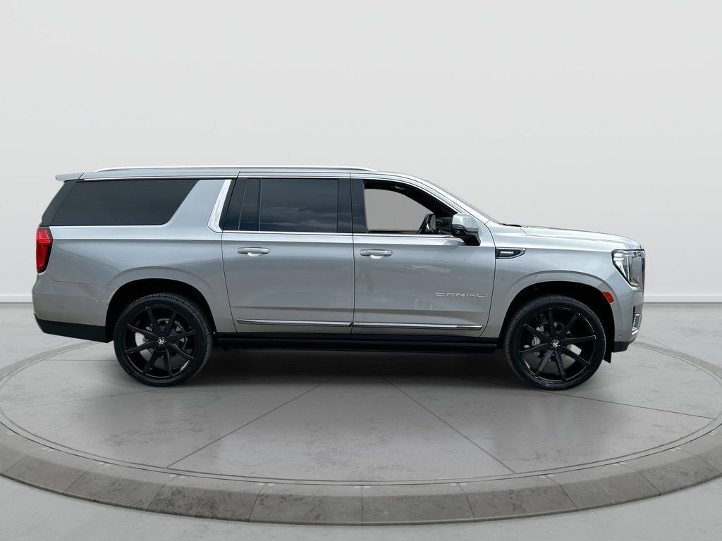 Used 2024 GMC Yukon XL Denali Ultimate AWD/4WD image 9