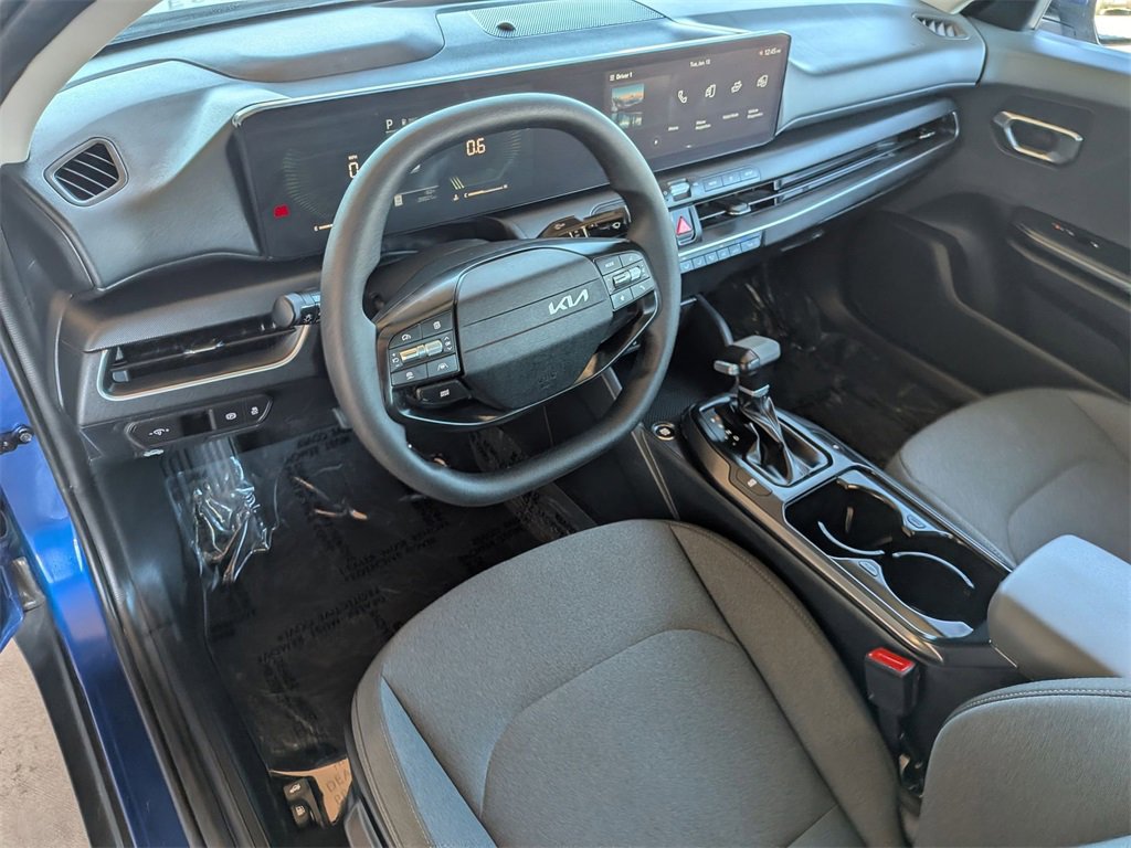 Used 2025 Kia K4 LXS image 14