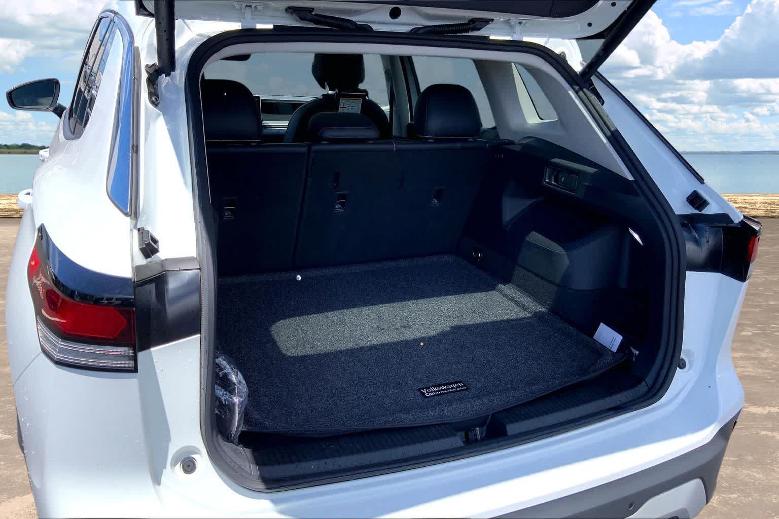 Certified 2025 Volkswagen Tiguan SE AWD/4WD image 18