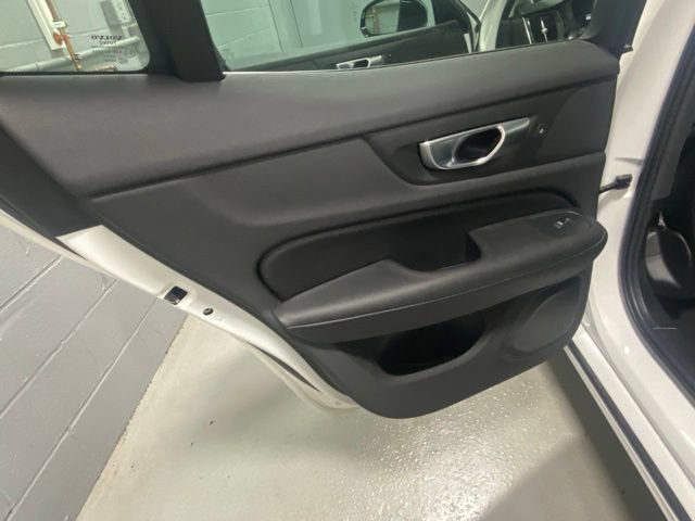 Used 2025 Volvo S60 B5 Core AWD/4WD image 8