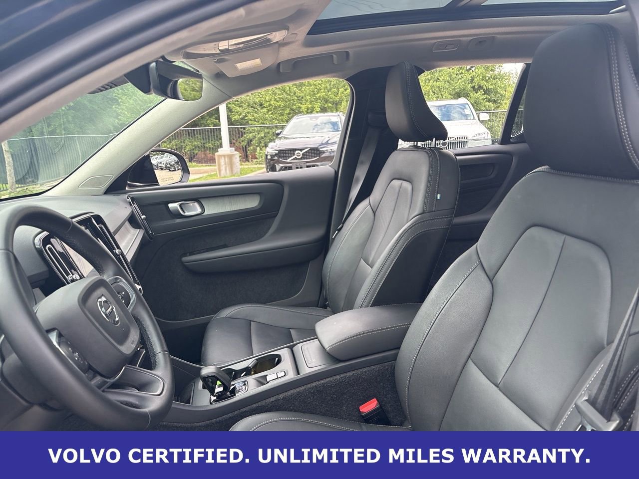 Certified 2025 Volvo XC40 B5 Core AWD/4WD image 17