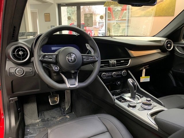 New 2025 Alfa Romeo Giulia image 15