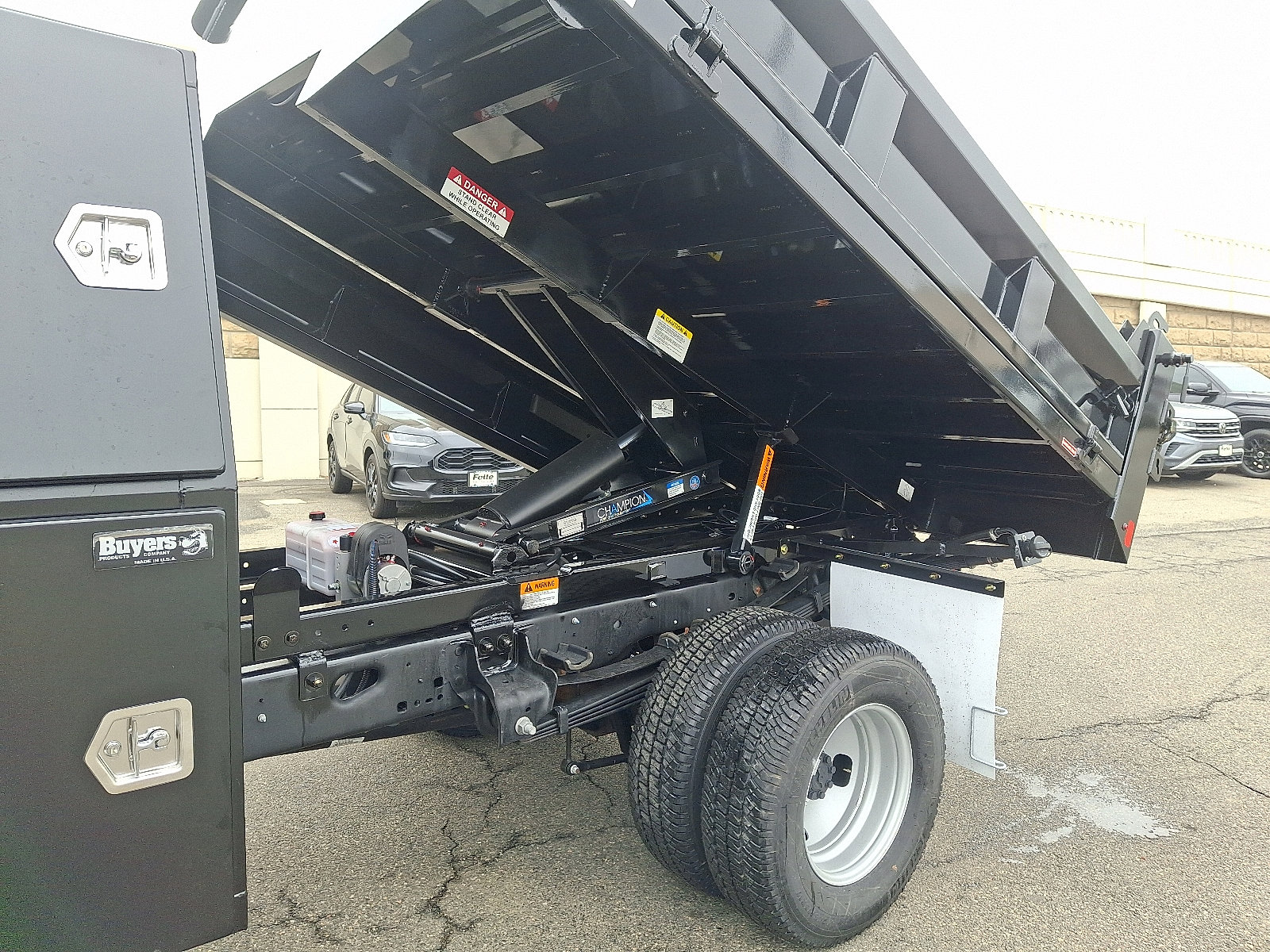 New 2025 Ford F350 XL w/ XL Chrome Package image 18