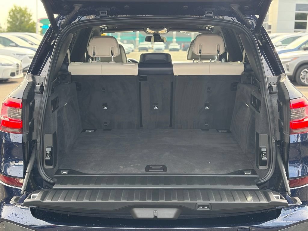 Used 2020 BMW X5 xDrive40i w/ M Sport Package AWD/4WD image 11