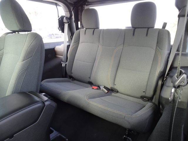 Used 2025 Jeep Wrangler Sport AWD/4WD image 9