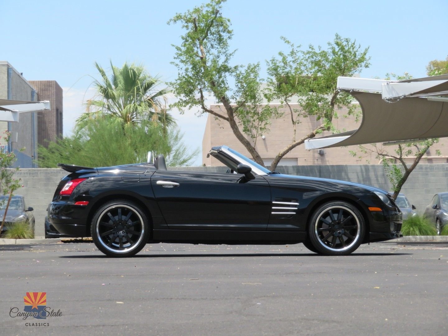 Used 2005 Chrysler Crossfire SRT-6 RWD image 2