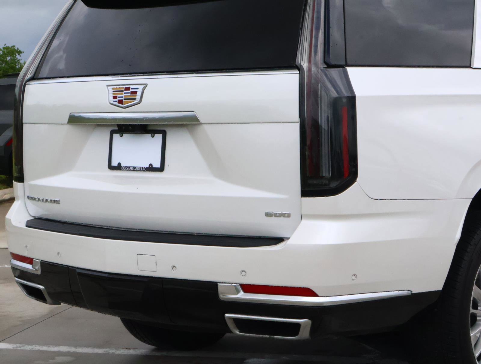 Used 2025 Cadillac Escalade Premium Luxury RWD image 11