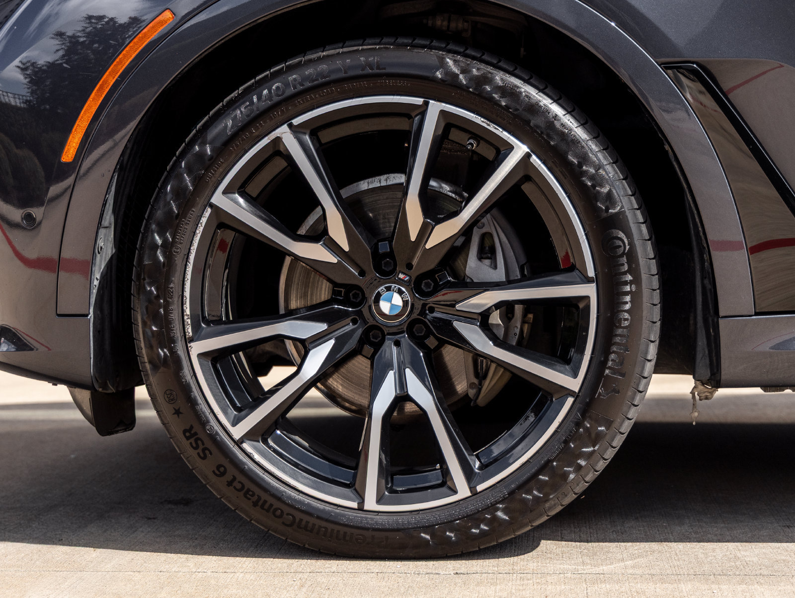 Used 2020 BMW X7 xDrive40i w/ M Sport Package AWD/4WD image 13