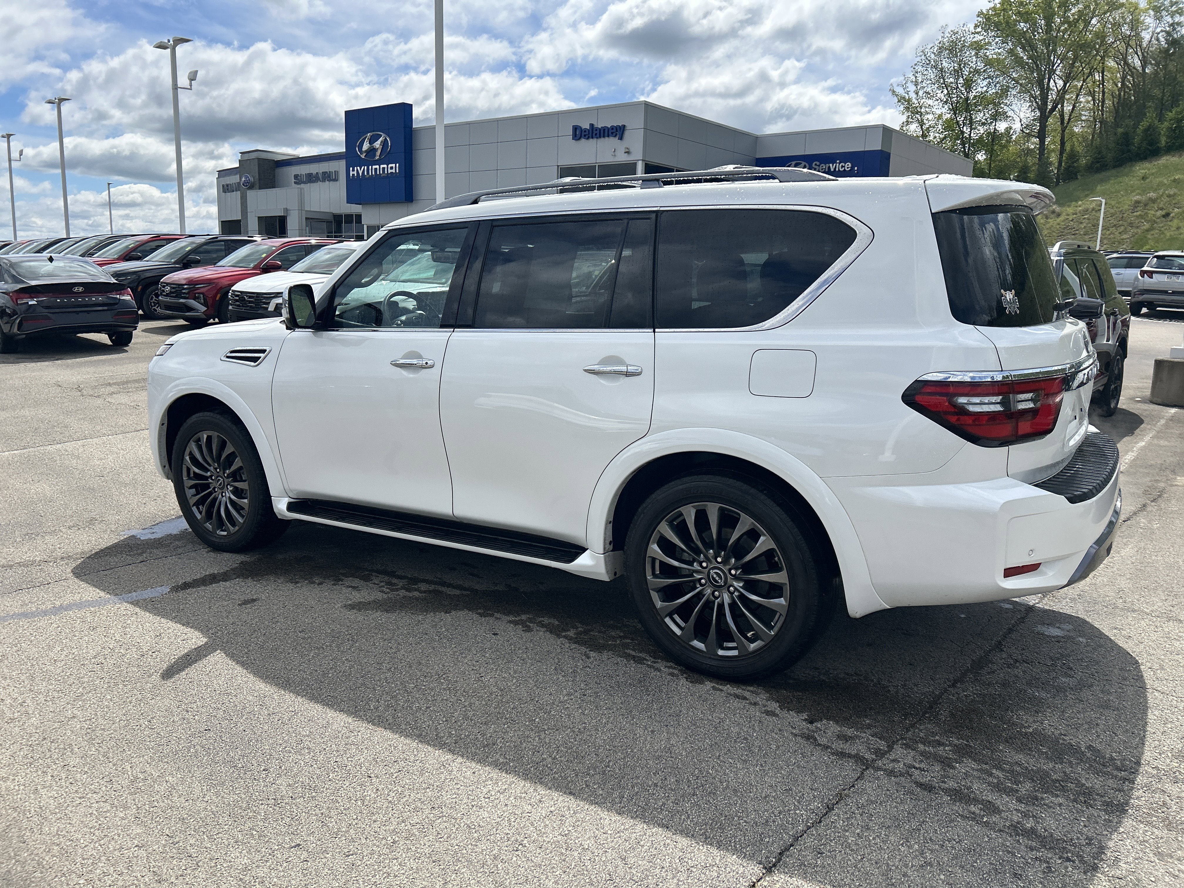 Used 2023 Nissan Armada Platinum w/ Captain's Chairs Package AWD/4WD image 14