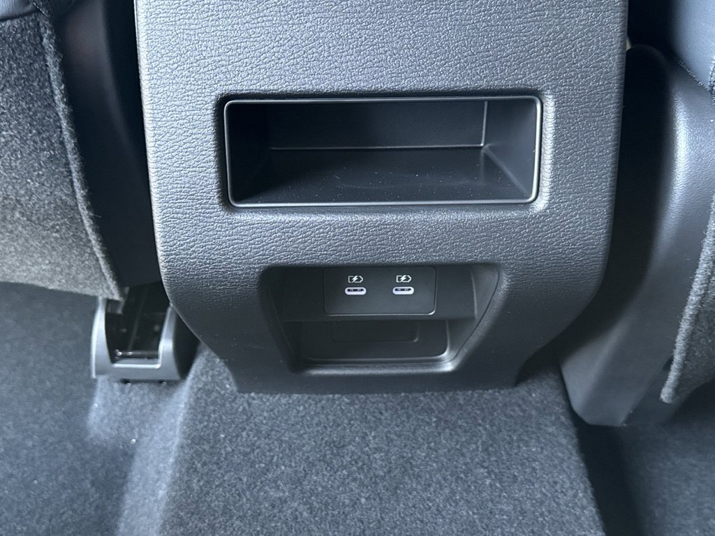 New 2026 Mitsubishi Outlander AWD image 30