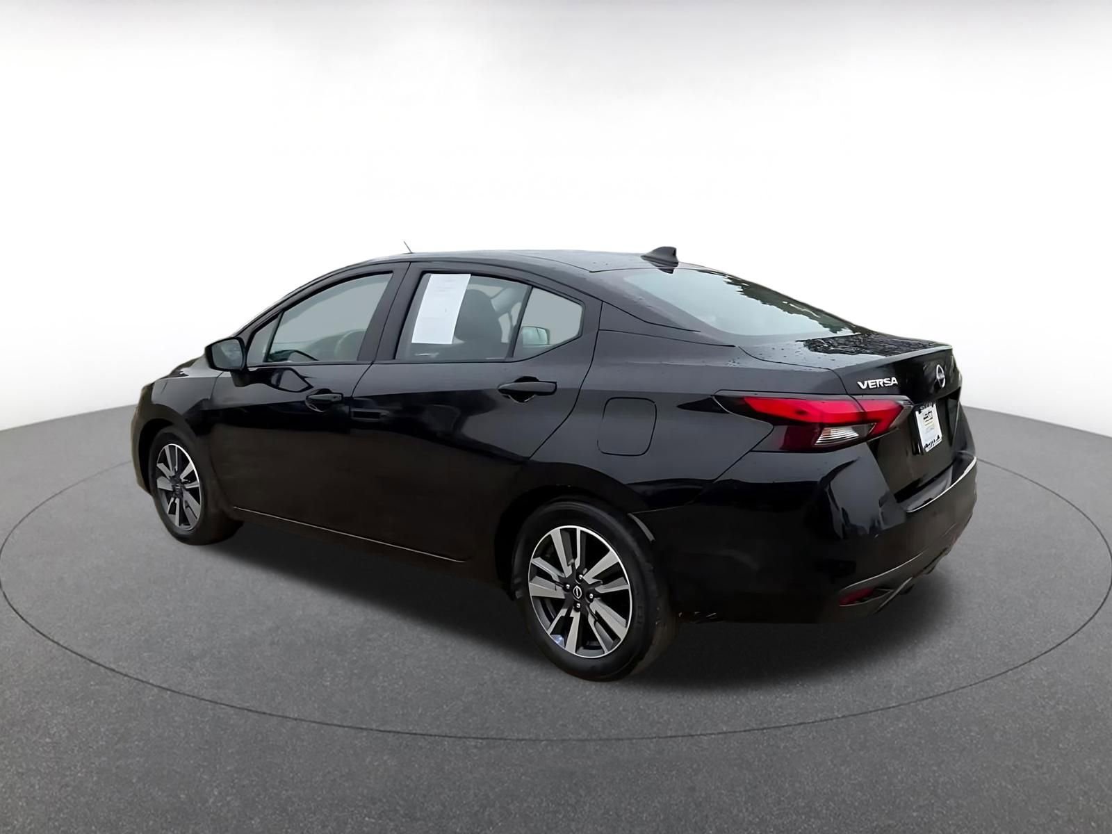 Used 2025 Nissan Versa SV image 10