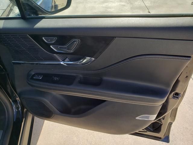 Used 2022 Lincoln Corsair AWD w/ Premium Package image 23