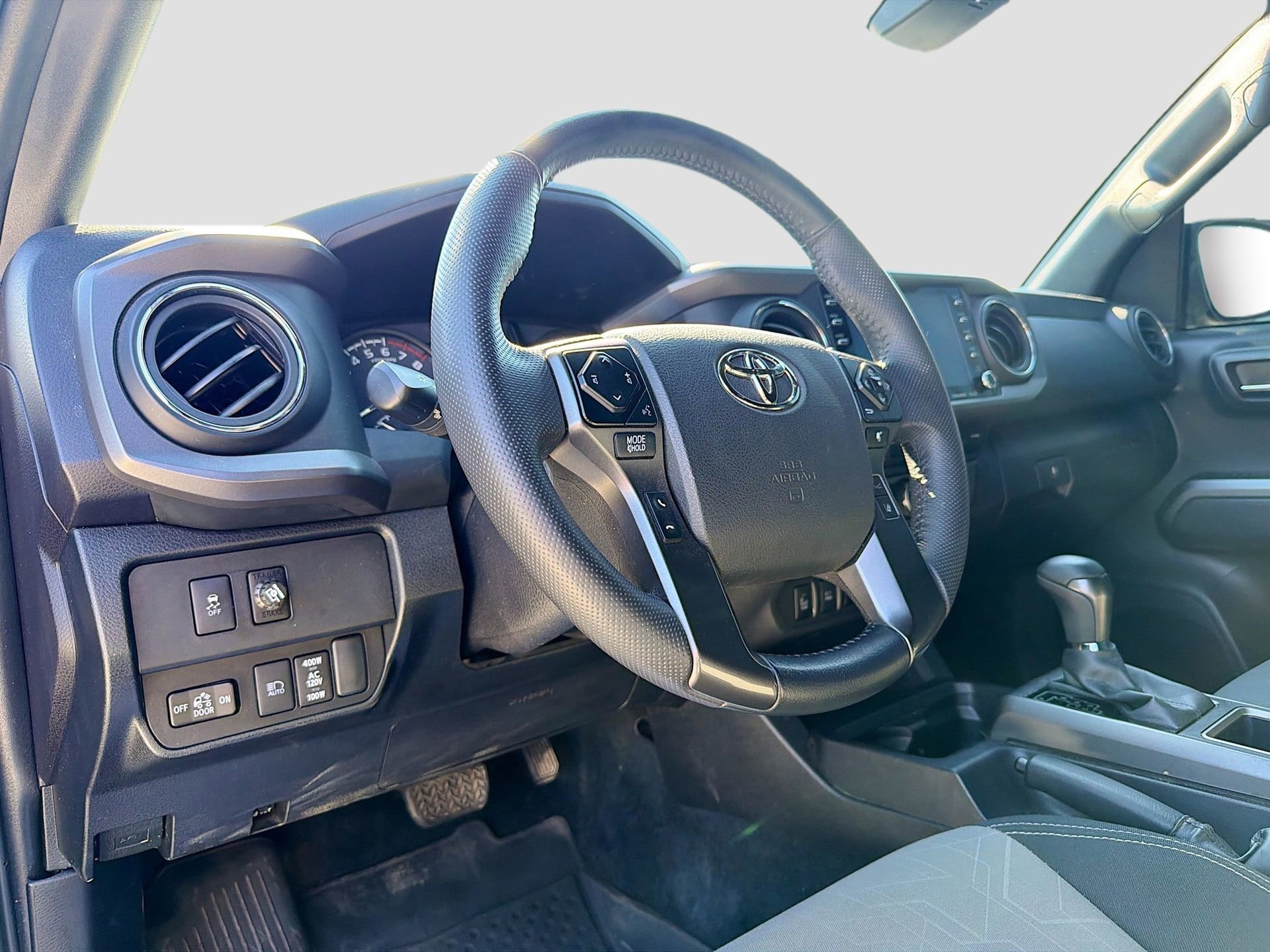 Used 2023 Toyota Tacoma TRD Off-Road w/ Technology Package image 10