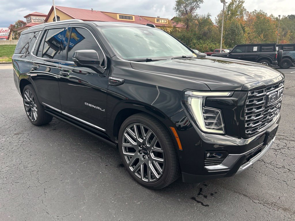 Used 2026 GMC Yukon Denali Ultimate AWD/4WD image 3