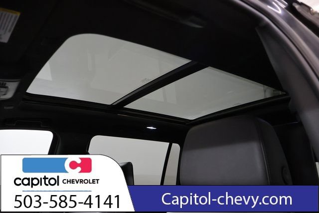 Used 2024 Chevrolet Suburban LT w/ Luxury Package AWD/4WD image 15