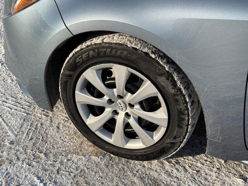 Used 2023 Toyota Corolla LE image 10