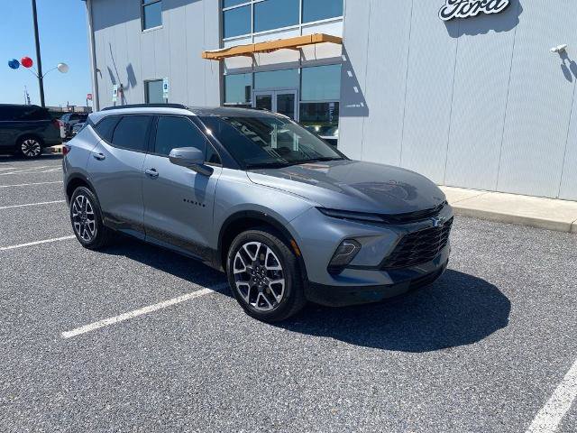Used 2025 Chevrolet Blazer RS FWD image 2