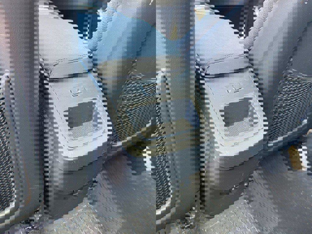 Certified 2025 Volvo XC60 B5 Plus w/ Protection Package Premier image 9