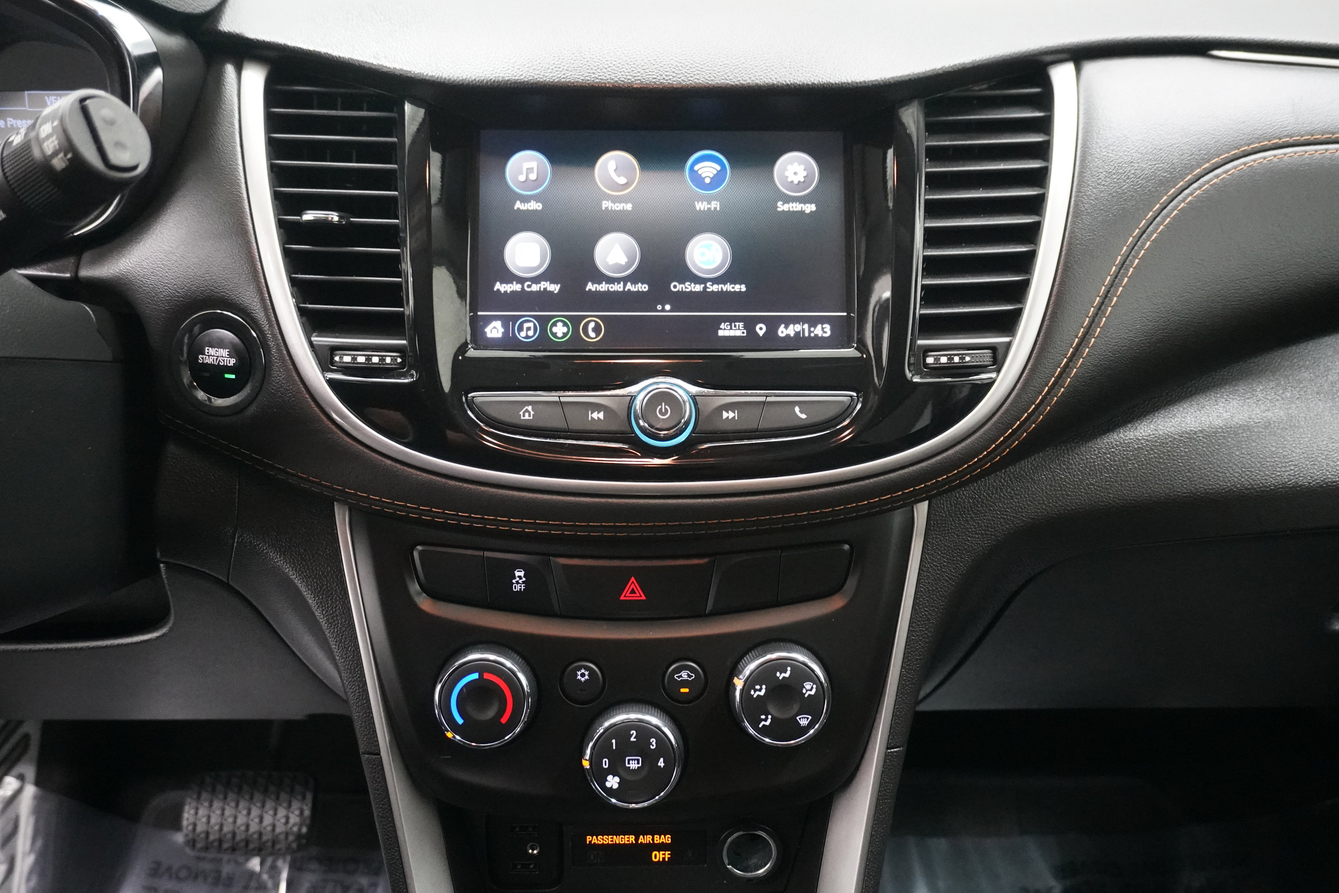 Used 2020 Chevrolet Trax LT w/ LT Convenience Package image 18