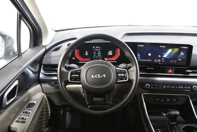 Used 2025 Kia Carnival FWD image 13