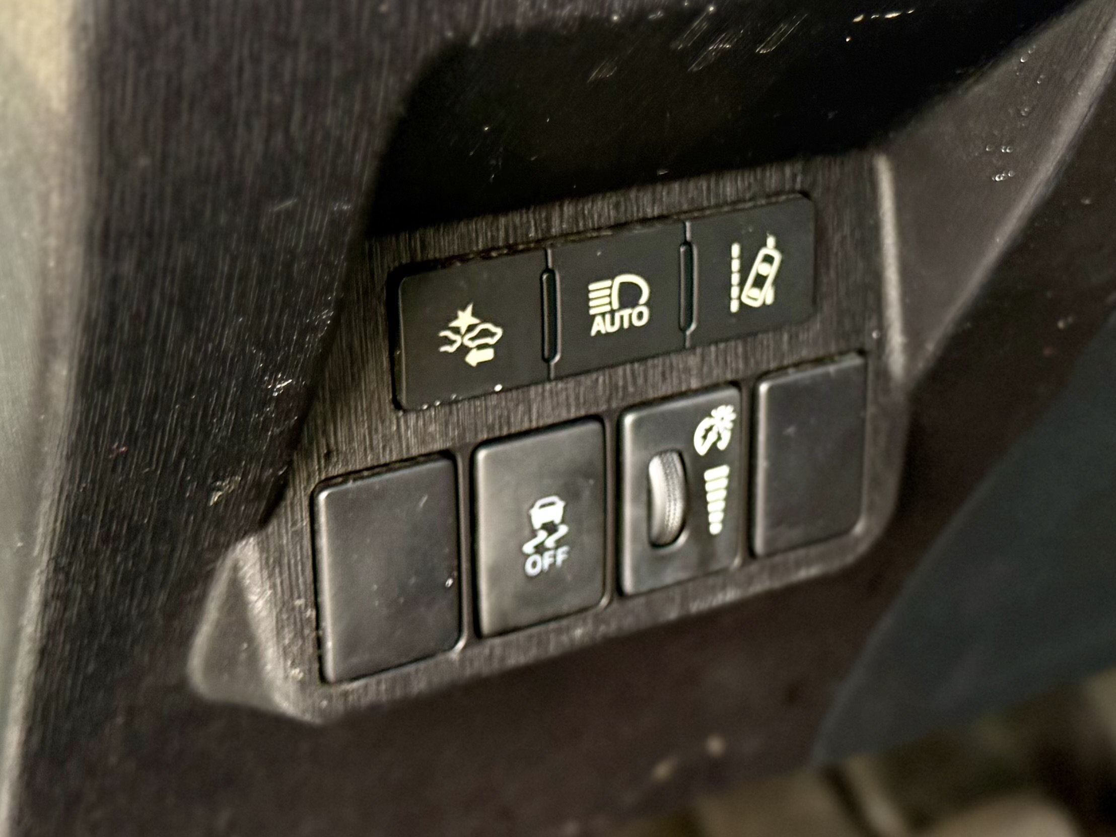 Used 2017 Toyota Prius V Five w/ Advanced Technology Package FWD image 21