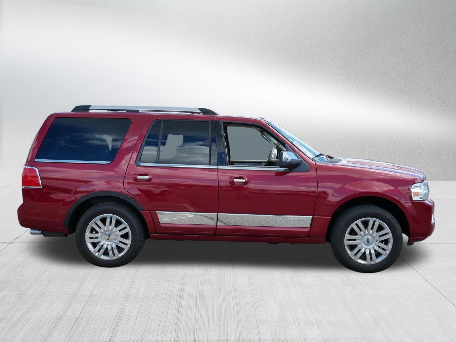 Used 2014 Lincoln Navigator 4WD image 8