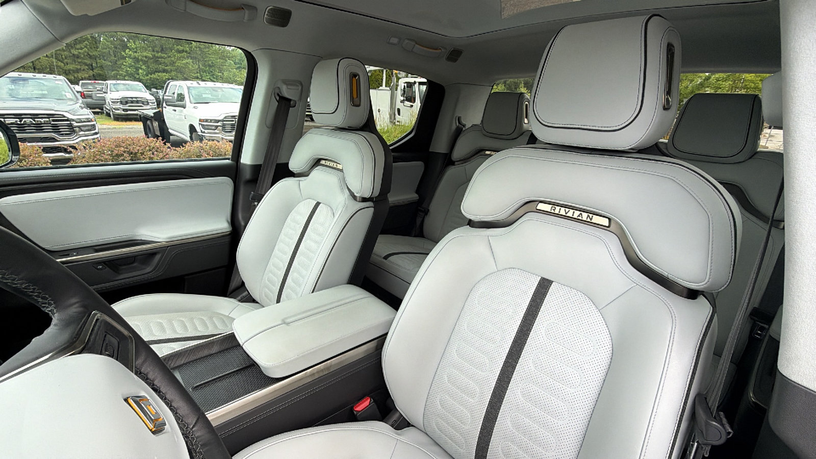Used 2025 Rivian R1T Adventure AWD/4WD image 17