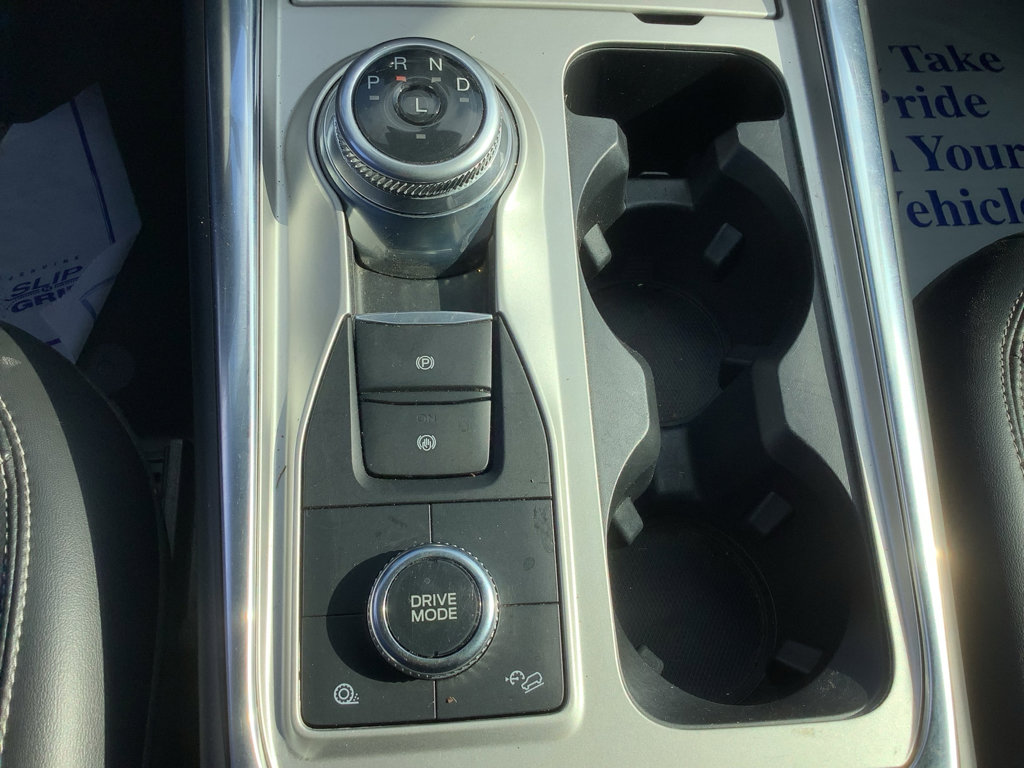 Used 2022 Ford Explorer XLT w/ Equipment Group 202A image 20