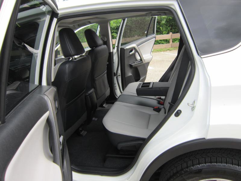 Used 2016 Toyota RAV4 Limited image 13