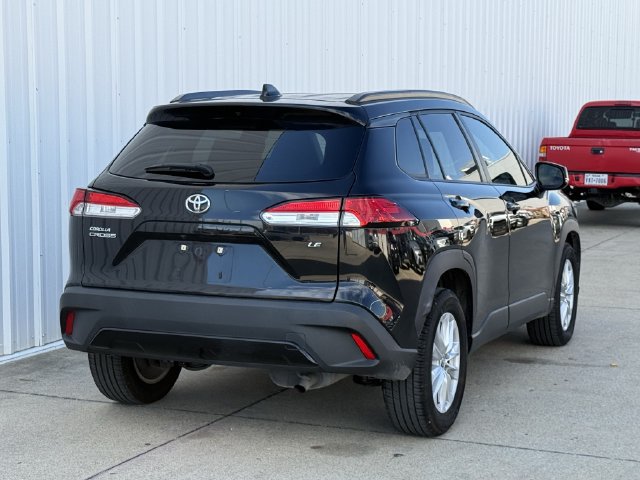 Used 2022 Toyota Corolla Cross LE FWD image 4