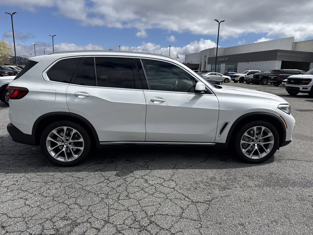 Used 2022 BMW X5 sDrive40i w/ Parking Assistance Package image 8
