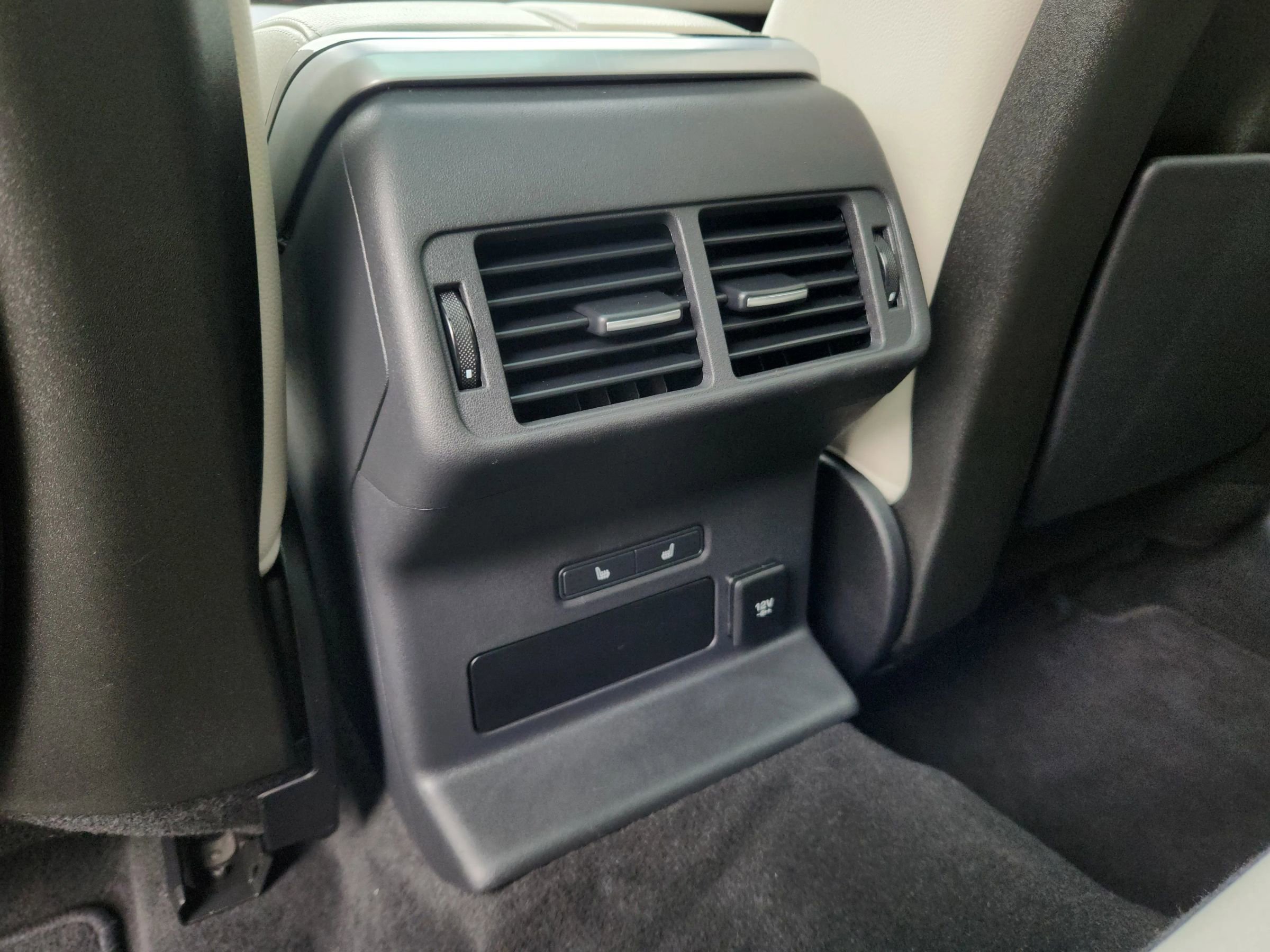 Used 2020 Land Rover Range Rover Velar R-Dynamic S image 19