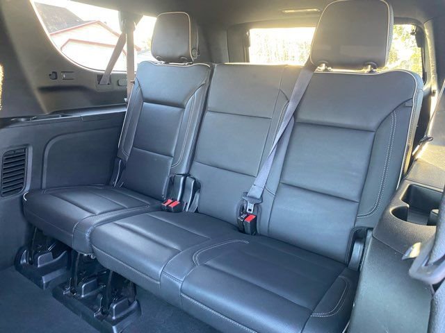 Used 2023 Chevrolet Suburban Premier image 21
