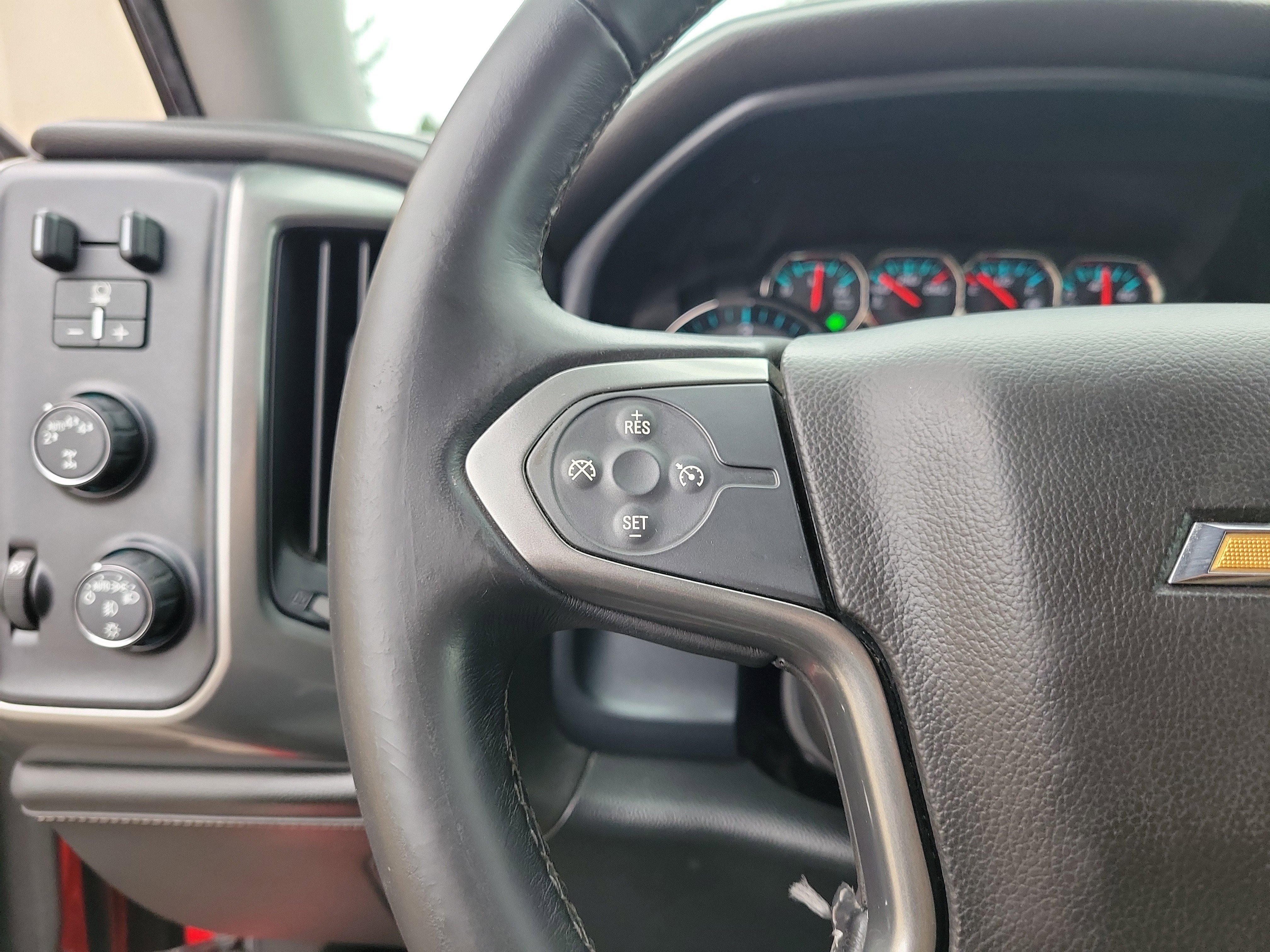 Used 2018 Chevrolet Silverado 1500 LTZ Z71 image 22