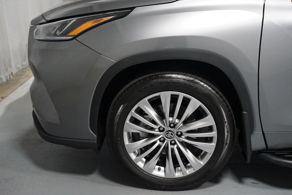 Certified 2026 Toyota Highlander Platinum AWD/4WD image 5