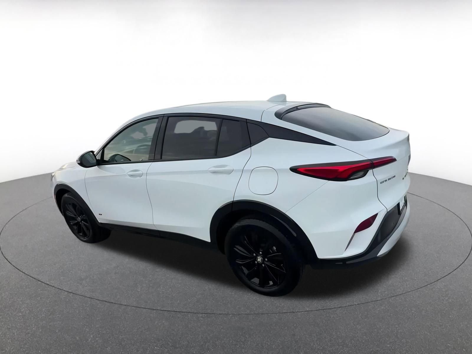 Used 2025 Buick Envista Sport Touring image 10