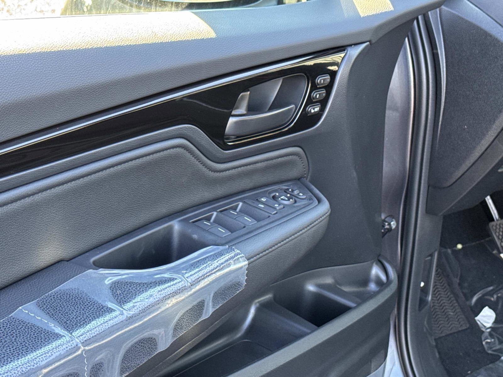 New 2026 Honda Odyssey Touring image 14