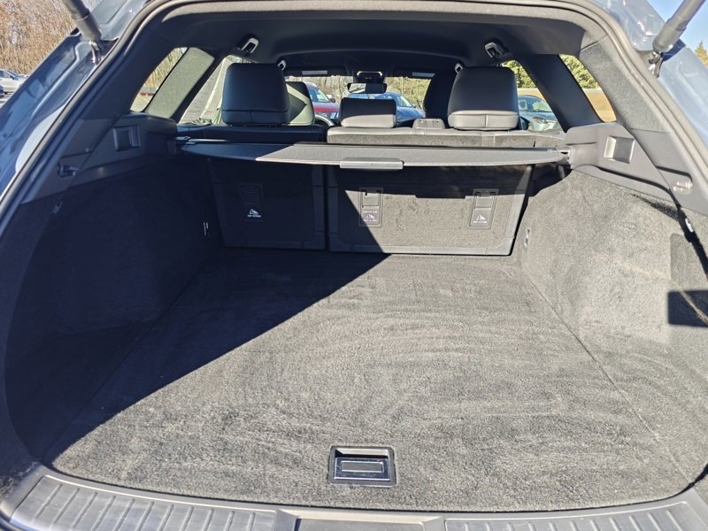 Used 2025 Toyota Crown Signia image 16