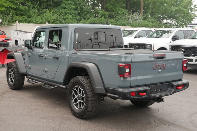Used 2025 Jeep Gladiator Rubicon w/ Safety Group AWD/4WD image 9
