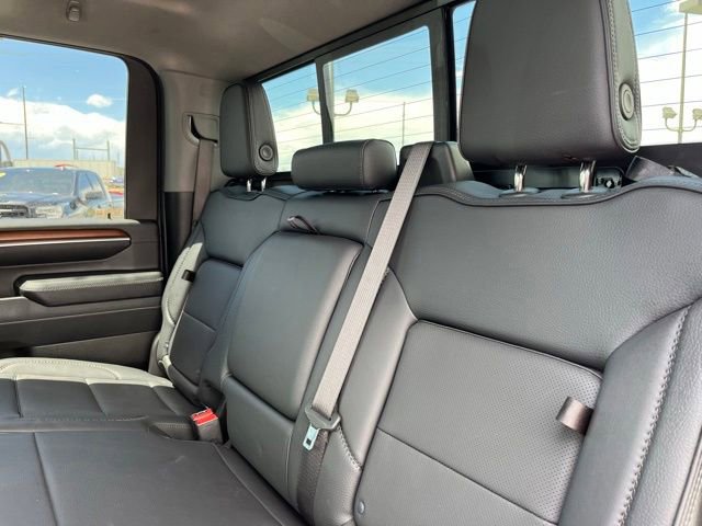 Used 2025 GMC Sierra 3500 Denali w/ Denali Reserve Package AWD/4WD image 17