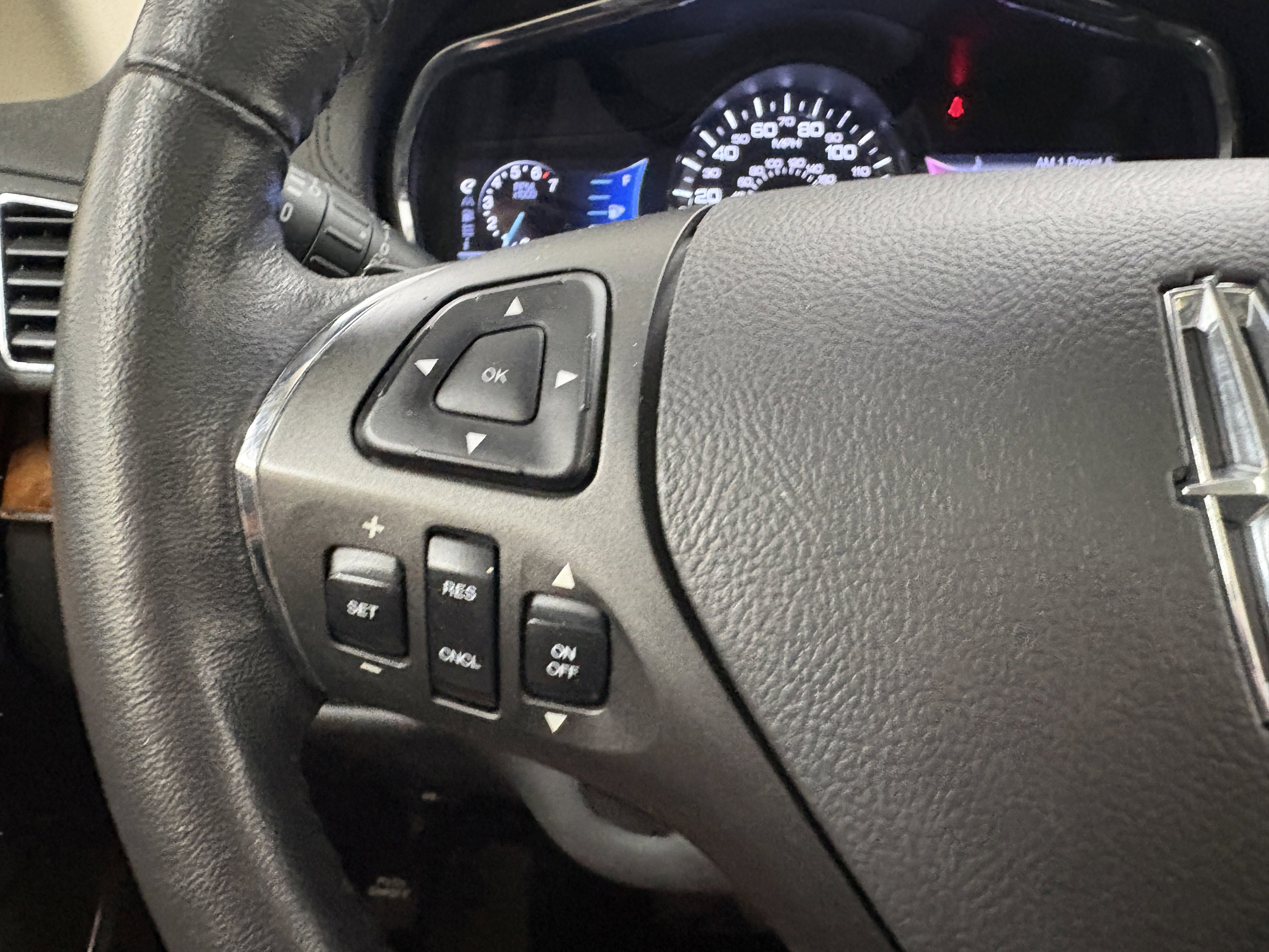 Used 2013 Lincoln MKT AWD image 35