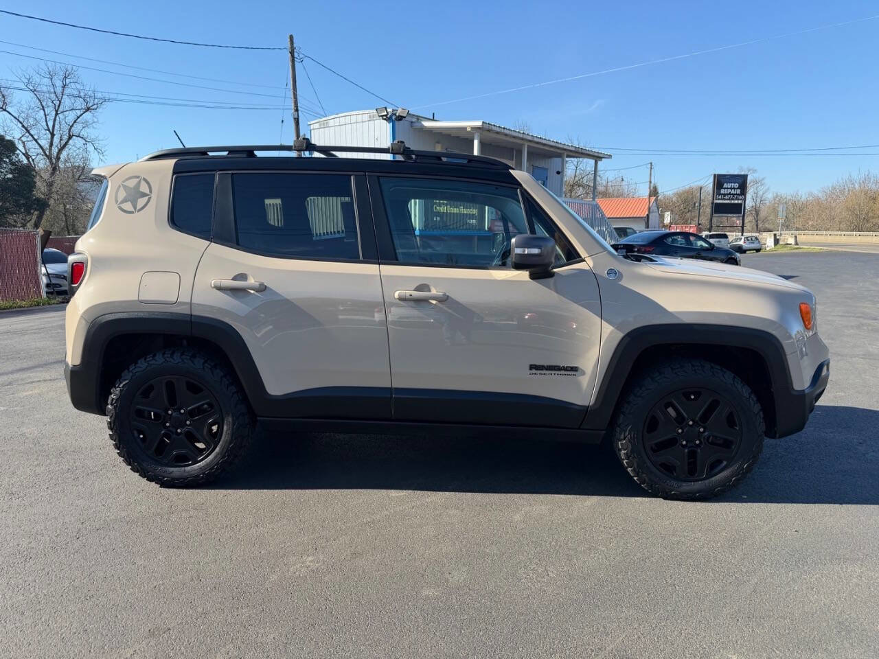Used 2017 Jeep Renegade Trailhawk image 22