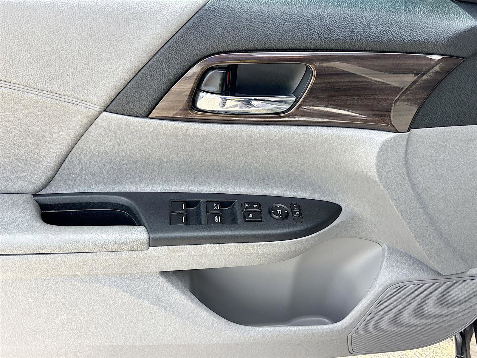 Used 2017 Honda Accord EX image 20