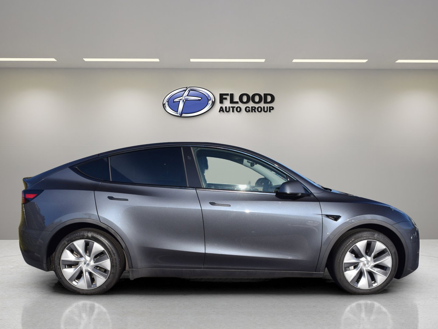 Used 2023 Tesla Model Y Long Range image 3