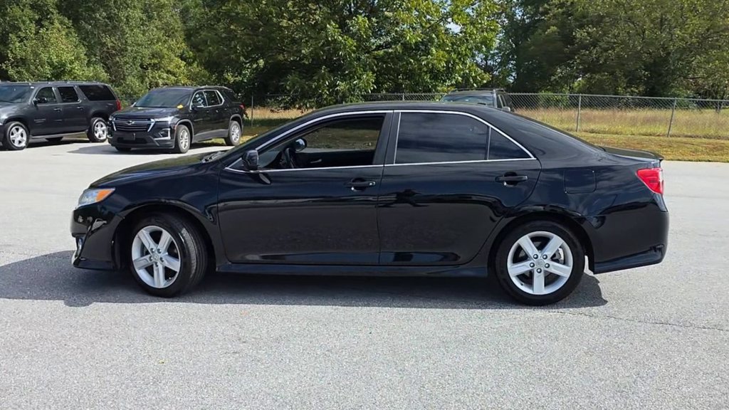 Used 2012 Toyota Camry SE FWD image 5